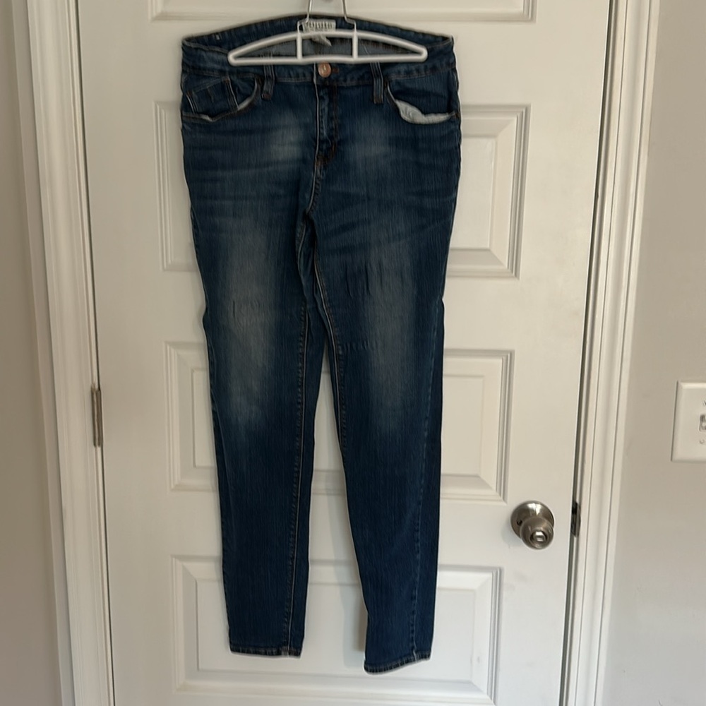 Woman’s forever 21 jeans - Picture 4 of 4